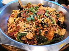 -愉肴麻辣香锅(中北镇店)