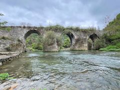 -高荡千年布依古寨旅游景区