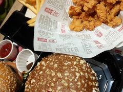 -The Habit Burger Grill 哈比特汉堡(复兴soho店)