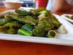 -临江餐馆二楼美食部落