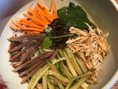 -云海肴·汽锅鸡·云南菜(天山百盛优客店)