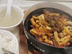 -上汽乘用车公司员工餐厅(安研路一店)