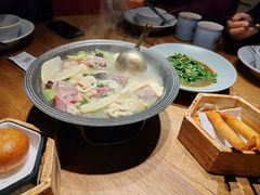 -蜜桃餐厅·伴山(湖滨商业街店)