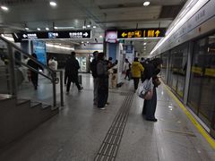 -陆家浜路(地铁站)