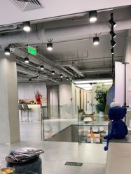 -变画·发型STUDIO