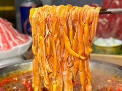 -茅草房·河畔园林火锅