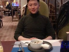 -香格里拉鱼跃地中海西餐厅·牛排披萨