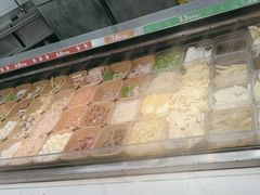 -红渡小香·牛肉麻辣香锅(车站南路店)