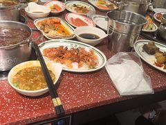 -四囍码头海鲜烧烤自助火锅(外滩南京东路悦荟广场店)