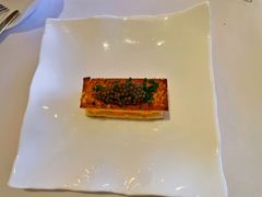 有机蛋黄吐司鱼子酱和香草-Jean Georges