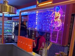 -钢管厂五区小郡肝串串香(蜀都万达店)