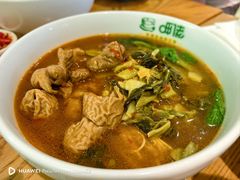 -呷佬·长沙手工米粉(金沙江路店)