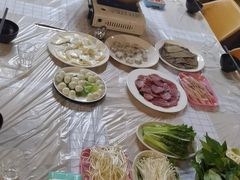 -玩坞轰趴馆·户外团建聚会主题生日派对馆(世豪广场店)