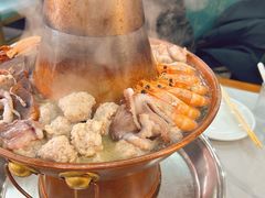 -一口猪海鲜浑锅·东北家常菜