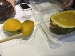 -志龙皇冠吃货椰子铺