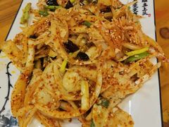 香辣牛板筋-老妈厨房团圆饺子东北菜(北环路店)