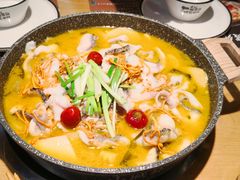 老坛酸菜鱼-山城外·非遗酸菜鱼(新都汇融店)