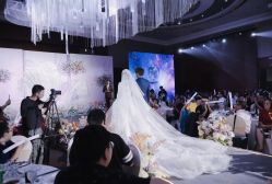 -南京宝娜嫁衣婚纱礼服馆(中央路店)