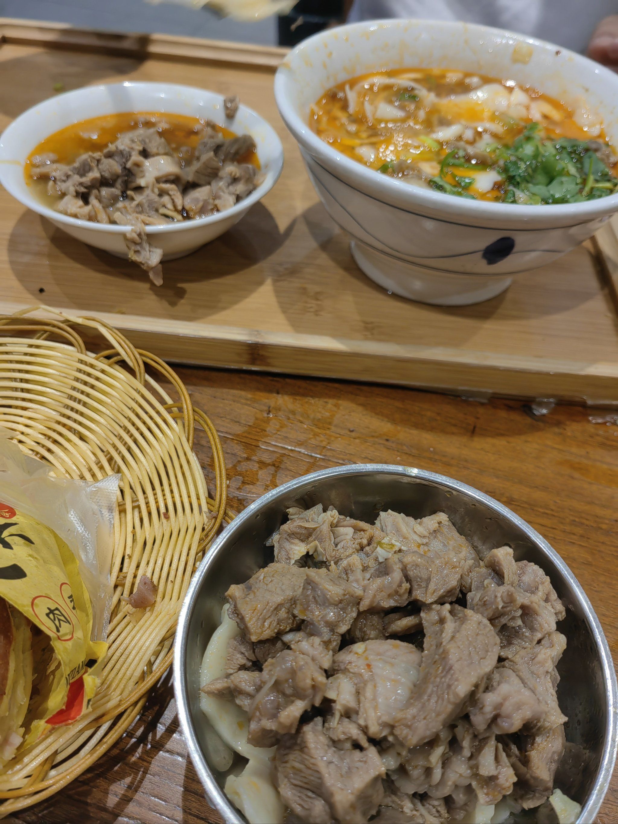 的油旋而睡不着觉[流泪]
只要是有机会,就一定要去凤九这家豪吃一番