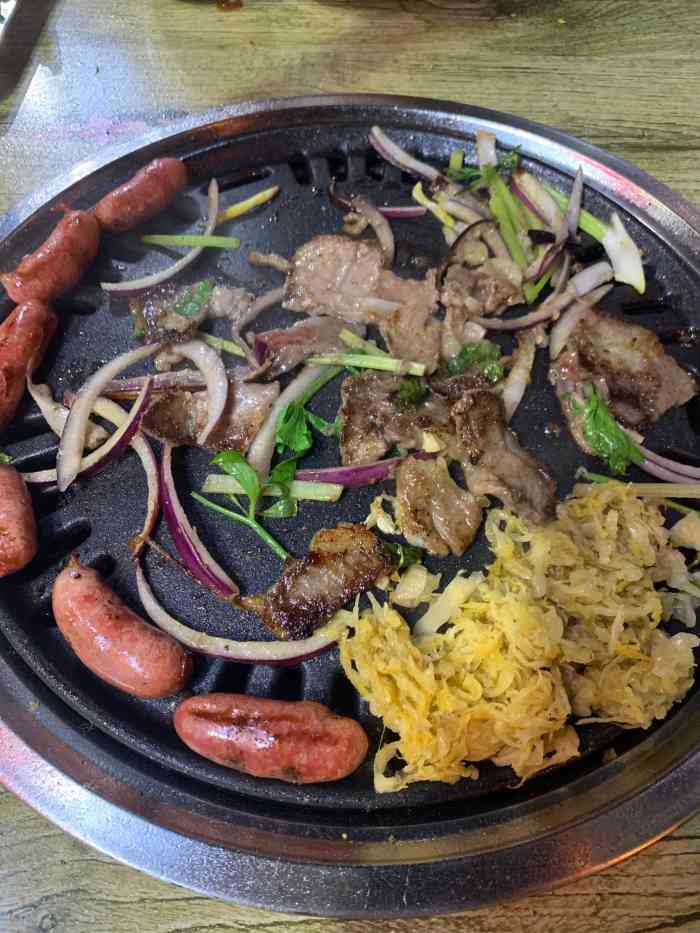 张先生齐市家庭烤肉-"看到推送冲着冷面去吃的.烤肉价格和分量成.