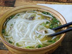 -正宗李家土鸡米线店