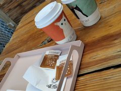 -喵屿·大理花园猫咖