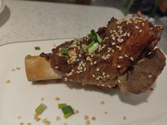 -三人行骨头王火锅(长寿店)