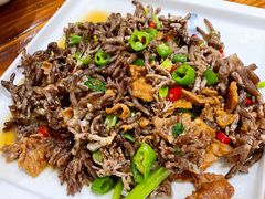 猫爪菇炒牛肉-下梅人家土菜馆(历史文化餐厅度假区店)