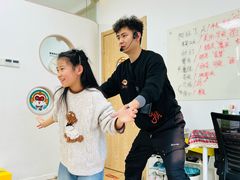 -猴有戏教育戏剧·音乐剧·主持口才·演讲朗诵辩论(环球港华师大校区)