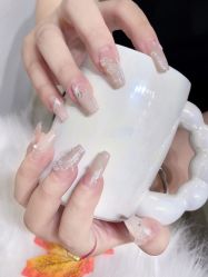 -晨·艺美甲美睫