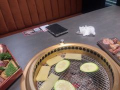 -铭牛烧肉·和牛海鲜自助(高新月牙湖店)