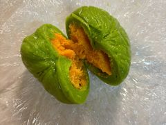 蛋黄肉松青团-沈大成(南京东路店)