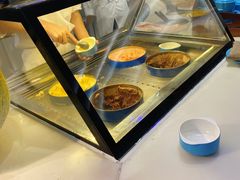 面包甜点陈列柜-帝企鹅自助餐厅•儿童岛•真企鹅(长隆企鹅酒店)