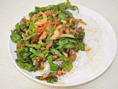 尖椒肉丝盖浇饭-宏大运餐厅(传媒大学店)