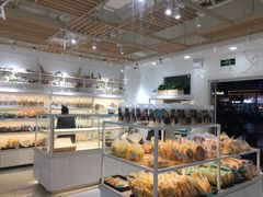 面包甜点陈列柜-罗莎蛋糕(魔法师司门口店)