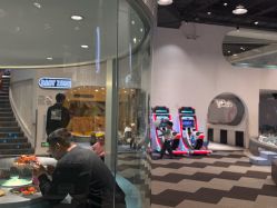 -MINI MARS 脚下的城市乐园·餐饮·派对(静安江宁店)