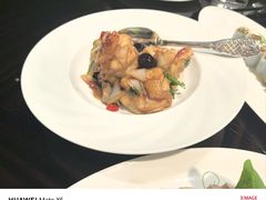 黑蒜大千爆虾球-北京四季酒店·采逸轩