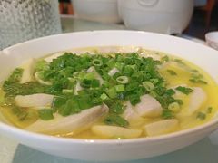 -阿瓦山寨·湘菜现炒·剁椒鱼头王(咸阳总店)