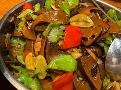 -老滇山寨•云南特色菜•地方菜•民族风情歌舞表演(金碧店)