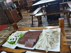 -陆记牛庄·碳锅龙虾烧烤(爱上花园店)