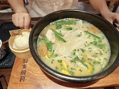 -银米·云南传统过桥米线(双廊黑金冠店)