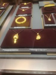 -周大福 CHOW TAI FOOK(新世界百货崇文店)