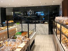 面包甜点陈列柜-莉莲蛋挞(大华悦沢书店)