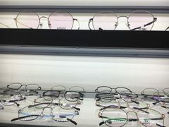 -LOGO眼镜·蔡司品牌折扣店(龙华清湖店)