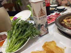 -乡土黄·鲜牛肉火锅·小龙虾(兴业街店)
