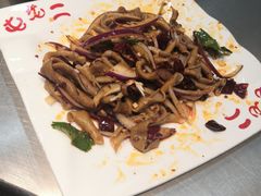 -屯老二农家铁锅炖·行业领军者(梅江店)