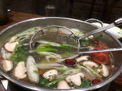 -乡土黄·鲜牛肉火锅·小龙虾(兴业街店)