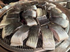 -围炉肉舍丹东海鲜烤肉·烤活鳗(步行街店)