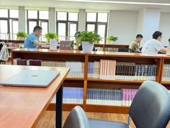 -上海市静安区图书馆(新闸路馆)