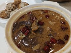 砂锅炖吊子-老浒记烤鸭-北京菜(琉璃厂店)